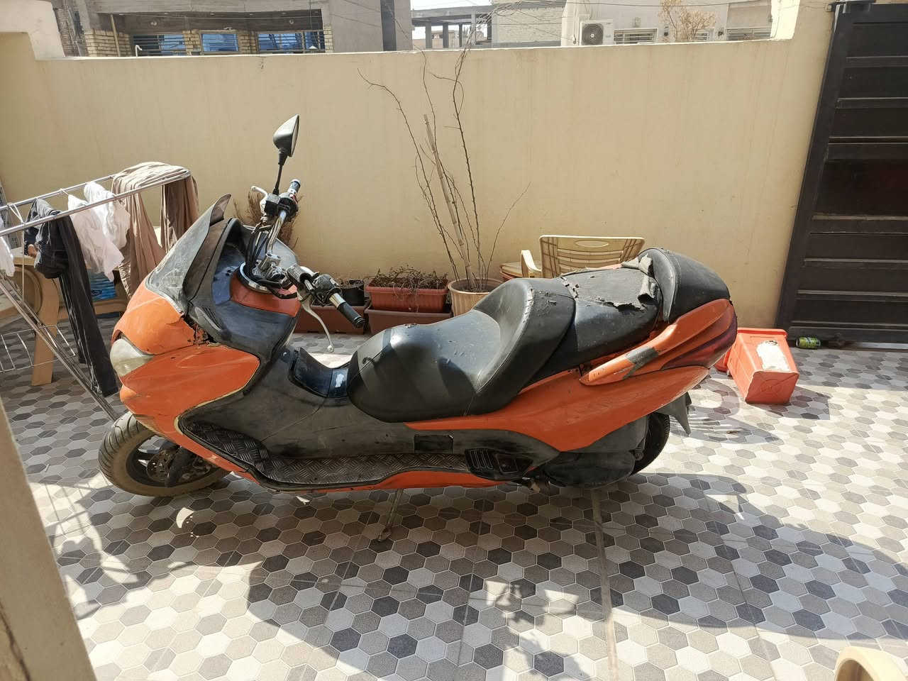 0/8 للبيع اي نقص ما بيه كير شغال شلعه معدل مكينه كفاله مكاني بغداد الدورة قفل400 الف
***********
