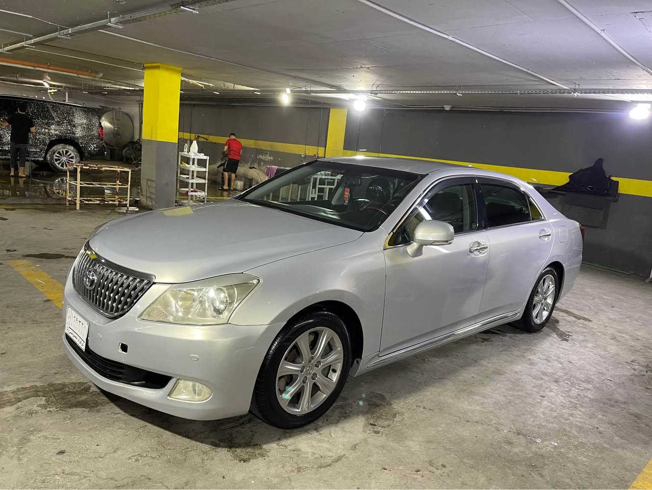 toyota majesta 2011
موسس  ٤٥$
فول موا سه فات به س به رده و جلدو سلايت نيه
مه كينه v8  ره نكى سلڤه ر به حرى
ته بريدو كه رمى به شه رت
بريكى به سراوه 
كيرو مه كينه به شه رت *********** السليمانية, العراق
