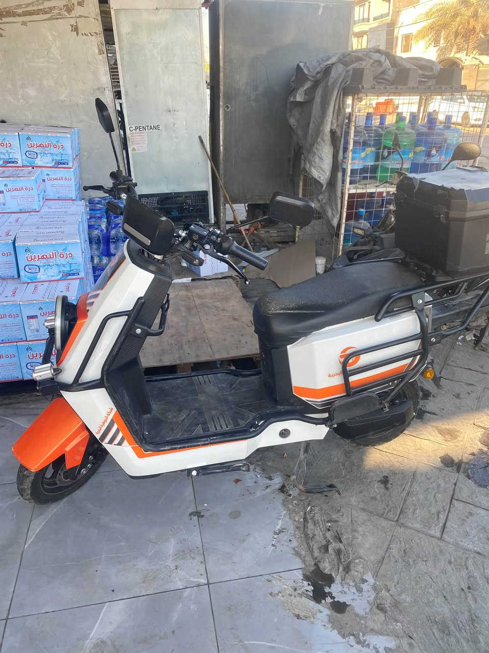 سلام عليكم  دراجه شحن نوع الجوهره

بطاريات 6 

اللون المميز

🔋 بطارية عالية الجودة

⚡ سرعة تصل لأكثر من 80ساعة

📍 مدى أكثر من 60 كم

↔️ إشارات يمين ويسار

💡 ضوء أمامي عالي + ضوء ناصي

💡 إضاءة جانبية

⚙️ فرامل أمامية وخلفية

💪 أداء قوي وثبات عالي

⚖️ تتحمل وزن عالي وجودة مضمونة

💰 السعر: 550 بيه مجال 

🤝 بيها مجال 

الاستفسار ***********

📍 العنوان: بغداد زعفرانيه
