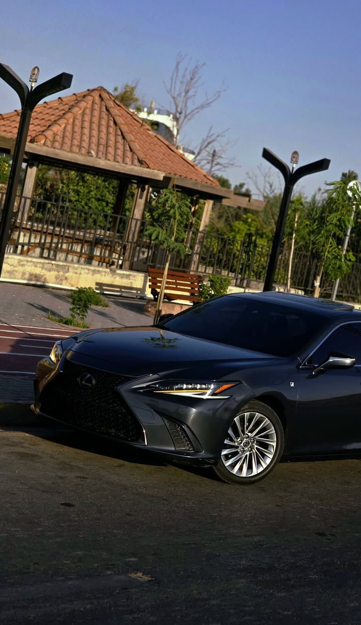 السلام عليكم ..
الرياضيه من لكزس (f sport) lexus es300h 
وارد امريكي ماشيا 62 mile
بمحرك 2500 رياضي هايبرد
لون نفطي ملكي 

الضرر : قطه واحده
■تبديل بوند اصلي فقط بدون ايرباك بدون شاصي بدون داخل
■تعديل PDR براس جاملغ السايق قد اصبعين بسيط جدا
■تعديل PDR رصعتين جاملغ السكن الخلفي 
58AGA1C14NU022397

المواصفات :
●داخل اسود ملكي بالكامل
●سلايت روف (فتحة سقف)
●لايت 5 عدسات لد نهاري الشارب الطويل 
●شاشة الكبيره مع ساعة لكزز الشهيره بنظام كار بلي وايرليس اندرويد اوتو  
●شاشة (عداد سرعه وانظمه) ديجيتال الكترونيه 
●ماوس تحكم بالأنظمة والشاشه
●ويل كروم بحجم 19 انج
●صندوق كهربائي بنظام الشفط 
●فتح الصندوق بواسطه حساس القدم 
●حساسات أمامية + خلفية 
●بصمة تشغيل
●دخول ذكي ( 5 بصمات )
●كشنات جلد اسود رياضي ختم f sport
●كشنات كهربائية بالكامل 
●تدفئة وتبريد الكشنات
●شاحن لاسلكي وايرليس
●ستيرن جلد بختم علامة f sport
●شفتات ستيرن
●تدفئة ستيرن  
●نقاط عمياء 
●سايد بريك اوتو 
●هند بريك بصمه + اوتو
●لايت اوتو 
●ماسحات اوتو 
●جميع النوافذ اوتو 
●اوتو هولد 
●نظام ماقبل الاسطدام
●نظام الكبح التلقائي (التوقف الذاتي ) في حالات الطوارئ امامي + خلفي 
●رادار امامي وخلفي وجانبي
●نظام تثبيت السرعه 
●نظام القيادة الذاتية + ملاحه
●تحديد مسار 
●قطعتين تبريد امامي + خلفي 
●تحكم تلقائي بالتبريد من خلال الماوس
●اشاير بالمري لد
●3 أنظمة قياده 
●تحكمات فول واناره تحت المرأة الوسطية
●اناره داخليه سقفيه لمس
●اناره تحت الأقدام 
●اناره تحت يده فتح الابواب
●اناره مضلات لمس 
●جميع اناره السياره LED بلادي 
●بالنسبه لعزل السياره ونظام السماعات والقياده وطستها مانسولف بيهن .

السياره مضلله بالكامل تضليل خارج العراق رقم بغداد اخو المميز تحويل مباشر
السياره بوضع الشركه ماناقصها اي شي مداريها ومحافظ عليها من كل شي ومن افضل انواع الزيوت اديرلها ... .

للتواصل : *********** متواجد واتساب 
اتابع التعليقات
