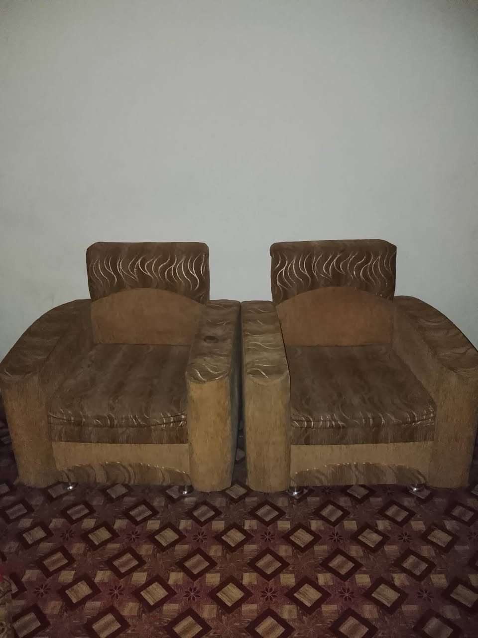 السلام عليكم تخم عشر مقاعد للبيع مكان التخم بالحله بالقاسم للاستفسار اتصال ***********
