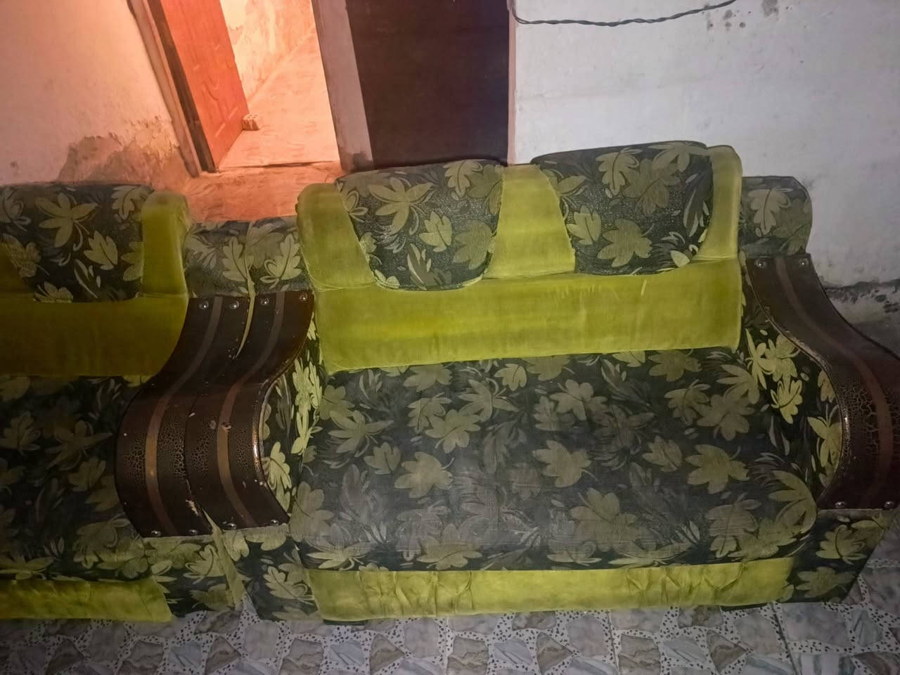 كنب ١٠ مقاعد • الحسينيه • قرب السوق الكبير