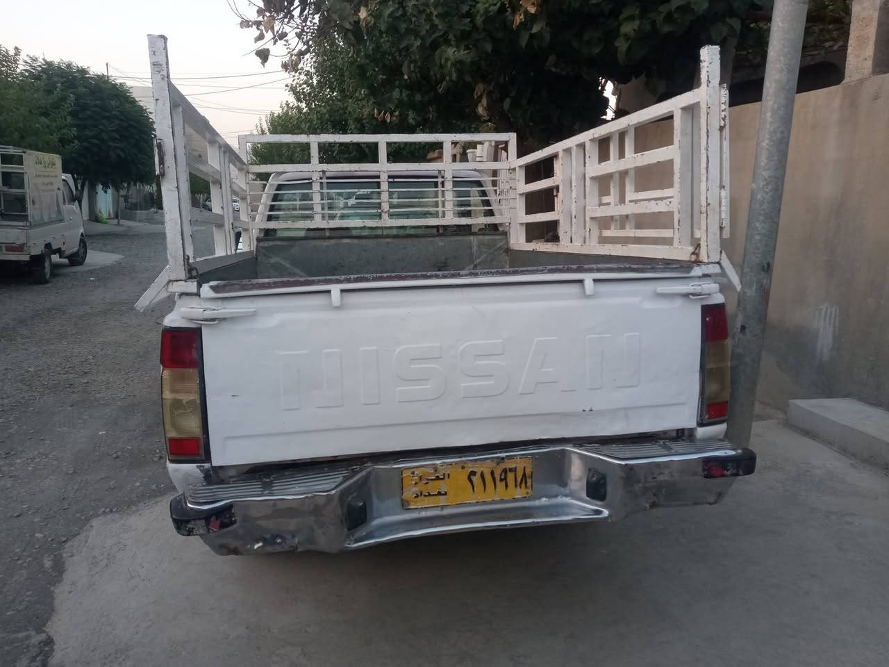 نیسان تاک ئارم ئسقان سۆران مۆدێل 2002 پێنج قولاب گێرومەکینە بێکێشە تەقەورەقە نیەتی  شانوسەقف  بەشەرت شانسی بێ کێشە تەبریدە پاوەرنیە سعری 75معامەلە ***********
