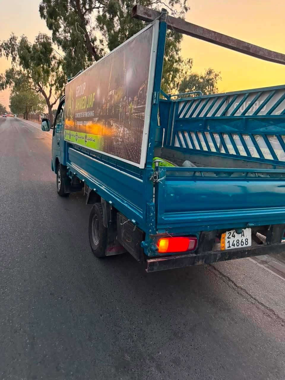 كيا بنگو بزونه تك وربع مديل 2002 ناطقه سنويه جديده باسمي محرك 3000 صافيه 
صبغ عام جماليه فقط مابيهه ضربهه ولا خياس جاهزه من كل النواحي محرك گير بشرط حداديه جديده تايرات كامل جدد من الدعاميه للدعاميه شرط السعر 75 /***********
