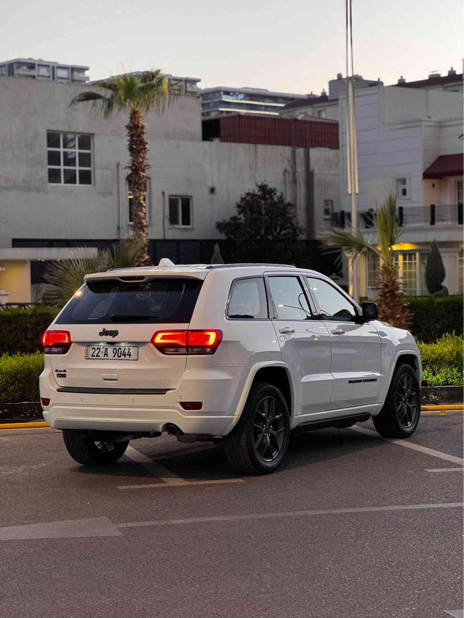 Jeep grand cheroke S 2021 
جێب قەپات مواسەفات فول فولل شەرکە هارڵم تەنها 
مەودای رۆشتنی تەنها 20 هەزار مایل سەیارەکە تاکە لە جوانی یادی 80 ساڵە رادار دۆسە ماستاوچی 
بێلێدران تانها چوار پەبنجە کارتی هەیە لای جاملغ 
ناو سۆر سەیارەکە پراو پرە لە مواسەفات و جوانی نرخەک زۆر گونجاو خوار بازار 
بۆ زانیاری زیاتر 
*********** 

Jeep 80th anniversary 
2021 HARLEM 
جيب مناسبة 80 سنة مواصفات 1على1 خليجي 
صفر شركة اربيل هارلم 
سيارة زيرو ماشية 20 الف مايل 
گير محرك سيارة بالباكيت كله مكفول 
سيارة داخل احمر دوسة كهربائي 
فول فول فول مواصفات 
ملاحظات بيه سيارة اربع اصابع تكحيل بالجاملغ 
دعامية شبر صبغ 
باقية برغي برغي شرط كله 
سعر جوه كل السوگ 
مكان سيارة اربيل 
سعر جوه كل السوگ 289 ورقة مجال كلش بصيط 
واتساب 
*********** أربيل, العراق
