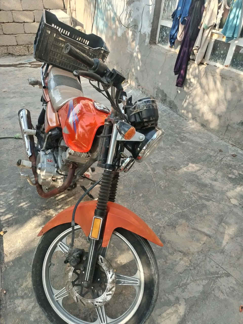 سلام عليكم عندي خوان دايون عطم درجة نضيف كلش كل شغل مديل 23اورق سنساغ سعر 650وبها مجال ***********

