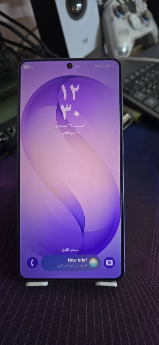 السلام عليكم 
سامسونك اس26 الترا 
Samsung s26 ultra 
ذاكرة 256
وكاله جبال
نظافة 100% 
استخدام كم شهر وبعده بالضمان 
للبيع فقط 
ولا يوجد توصيل 
مكاني بغداد الشعب 
السعر 1.300.000 
 وياه شاحنه وكفرات 2
سعره بالوكالة اليوم 1.455.000

نص مكتوب في الصور:
- JiBAL ZONE SAMSUNG Galaxy S26 Ultra يبدأ من 1,550,000 IQD 100,000 IQD كاش باك إشترِ الآن گه‌یاندن به‌رده‌سته بۆ هه‌موو پاریزگاکانی عیراق متوفر التوصيل لجميع محافظات العراق jibalzone.com
- BURJ alarab SAMSUNG متوفر البيع بالتقسيط لحاملي ماستر الرافدين NOW Galaxy S26 Ultra 16GB | 1TB مع قسيمة شراء مجانية بمبلغ قدره 490,000 IQD 2,000,000 IQD ضمان وكالة العراق 12GB | 512GB 1,750,000 IQD ضمان برج العرب 12GB | 256GB مع قسيمة شراء مجانية بمبلغ قدره 100,000 IQD 1,555,000 IQD ضمان وكالة العراق 12GB | 256GB 1,425,000 IQD ضمان برج العرب NOW Galaxy S26 12GB | 256GB 00,000 IQD ضمان وكالة العراق Galaxy S25 Ultra 12GB | 256GB مع قسيمة شراء مجانية بمبلغ قدره 55,000 IQD 1,355,000 IQD ضمان وكالة العراق 12GB | 256GB 1,200,000 IQD ضمان برج العرب فرع المنصور *********** فرع الربيعي *********** بغداد | شارع الربيعي | بغداد | المنصور مجاور بناية بغداد قرب أقواس المنصور