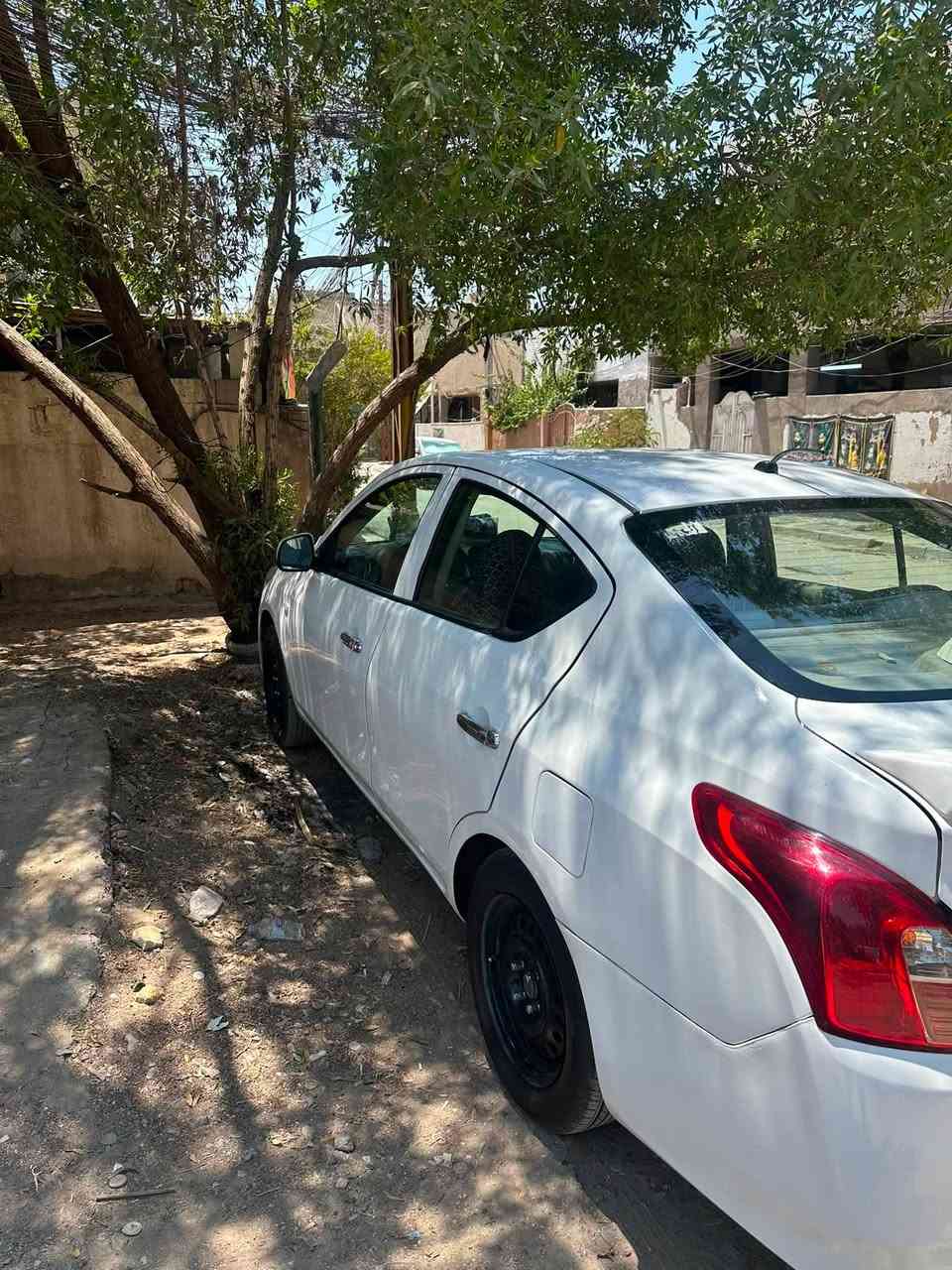 السلام عليكم سياره سني ٢٠١٦ بيه حادث صفحه السايق و لشاصي لخلفي كلشي مبدل ممصلح بنيد و بابين و جاملغات ثنين كلهن شتريتهن ابيض مو صبغتهن مبدل دعاميات ثنينهن و صدر امام خلفي جديد مروحه جديده و نص قاعده مال فيت بم فرنسي مالته الاصلي  مبدل لدهن مال كير هم جديد تبريده حلو يخبل لسياره مال شغل كل لتحتاجه ادامه و اكو صوت من ادوس بريك يمكن تحتاج تصفير فلنجات لسياره شغاله كير و مكينه خير من الله ماشيه ١٧٧ الف رايده ب ٧٠ و بيه مجال لسنويه باسمي تحويل ثاني يوم 
الموقع بغداد حي اور 
***********
