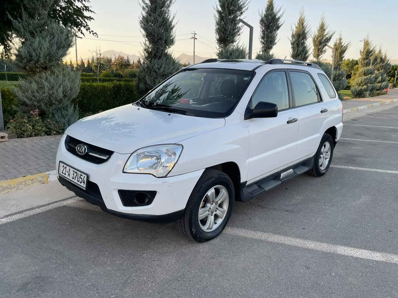 سبورتج ٢٠٠٩ فول مواصفات سلايد محرك ٤ اسلندر
كيرمحرك تبريد بشرط سنويه هزه جديده باسمي 
تخم تايرات جديد صبغ قطعه وحده بدون اي دواخل ولابارد السعر ١٠٨ العنوان السليمانيه 
*********** السليمانية, العراق

