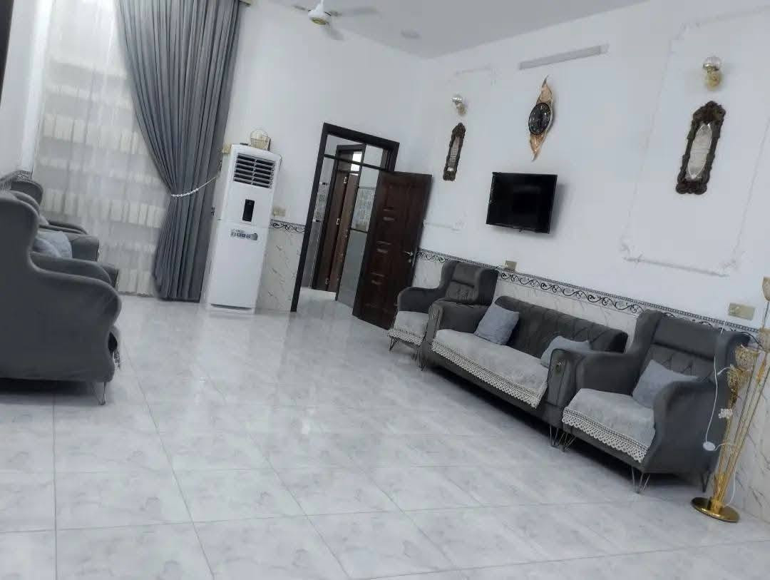 بيت للبيع في الشهابي يبعد عن الفلوجه 10دقايق استقبال و غرفتين وصاله ومطبخ  ومطبخ خارجي الطابق الثاني غرفه وصاله  شارع 12 قرب المستوصف وقرب المدرسه المساحه 420 وشارع تبليط صنف العقار زراعي مسجل باسمي ماء وكهرباء مقدم معاملة تطويب بي  👏 للاستفسار راسلوني  وتدللون 🤝🕊️ ***********
