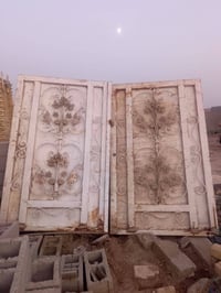 باب طلاگتين • ٢م×٢٫٥م • محتاج صبغ