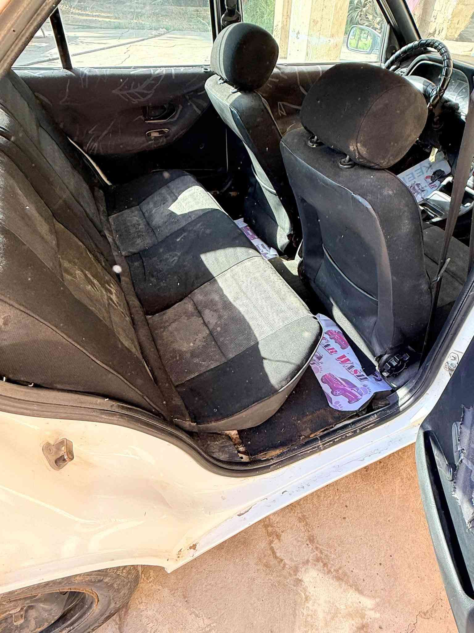 سلام عليكم للبيع بيجو 306 رقم نينوى القديم صاحبها متوفي مكفوله من سرقه وعشائر سياره نضيفه حيل وبلاديه بيه فقط باب سايق مطخوخه حداديه جديده ترايها ناعم مكينه وكير مكفولات كهربائيات كلها بلاديه سعر 16ورقه مكاني بغداد الزعفرانيه ***********
