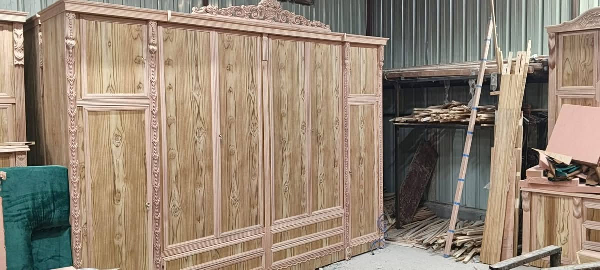 مرحبا بكم في عالم الأبواب المتميزة 🚪معمل نجاره بركات الامام علي عليه السلام
نقدم لكم أرقى موديلات الأبواب الصاج الطبيعي بمواصفات متينة وتصاميم عصرية تناسب أذواقكم.
✅ المواصفات الفنية:
• النوع: صاج طبيعي (خمسة ملم) أصلي.
• القبلمة: خشب جاوي او صاج جاهز 
• القياسات: تفصيل حسب الطلب (فصال حسب القياس المُراد).
• الجودة: شغل درجة أولى بأسعار الجملة.
💰 قائمة الأسعار:
• الباب السادة: تبدي من  150 ألف دينار فقط!
• (السعر يشمل: الباب+النقل  + التركيب + الصبغ + صبغ الجرجوب الموجود عندك).
• إضافة النقشات: أي نقشة ترغب بها بسعر 25 ألف دينار للوجه الواحد.
• ملاحظة: الأسعار تشمل الأبواب فقط (بدون جراجيب)، حيث يتم التركيب على الجراجيب المتوفرة لديكم.
📍 العنوان:

العماره حي الغدير شارع مسشتفئ البناني مقبايل حي الصحفين مجاور كوفي الصفصاف
📞 للتواصل والاستفسار:
يرجى الاتصال على الرقم التالي:
***********
أبوابنا تجمع بين القوة، المتانة، واللمسة الفنية الراقية.
بادره #ابو #كيان #النجار 
ابو كيان اللامي
