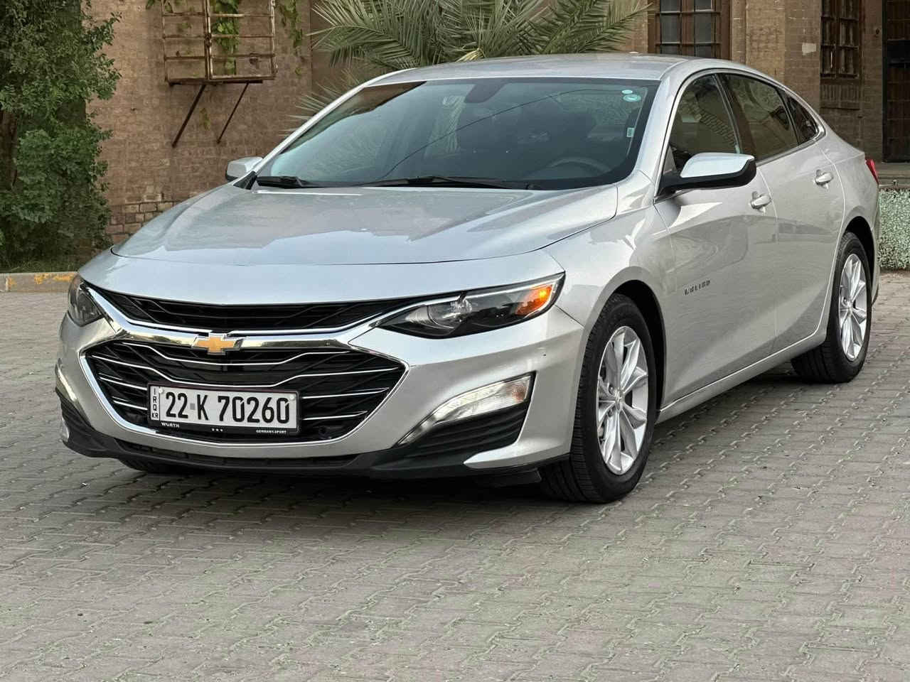🚘للبيع فقط شفروليه ماليبو LT موديل 2022

• الممشى: 38 ألف مايل قابل للزياده ( ممشى امريكا ٢٩ الف مايل )
• فئة LT مواصفات معروفه

• سيارة استخدام بيت ومحافظ عليها ومعتني بيها تبريد ثلج بلادي
• الصيانة أول بأول سياره اعتماديه عمرها مافشلتتي صارلها سنتين عندي
• ميكانيك السيارة كله على وضع الشركة وما مملعوب بأي جزء
• الصدر الأمامي جديد قبل أسبوعين بدلته موجوده الوصولات يم العماد
• السياره بدون صبغ الحادث سطحي، فقط جاملغ جهة عكس السائق وتم استبداله بنفس اللون ، ايرباك دركه ستيرن فقط وتم استبداله بقطعه وكاله صور الحادث مرفقه

• مركب عليها عدسات شمسي أصلية وقويه وضمن القوانين
• صيانه دوريه عند أرض الشوفر 
• جميع أغراض الوكالة والكتلوكات موجودة.
• السيارة باسمي، سنويتها سارية وشرط التحويل ( رقم مميز )

💰 السعر المطلوب: ١٣٠ ورقة وبالعافيه على الي ياخذها 
سونارها موجود مال مندلاوي واي مكان تحب تفحص عادي

مكانها بغداد اعظميه سبع ابكار
***********
