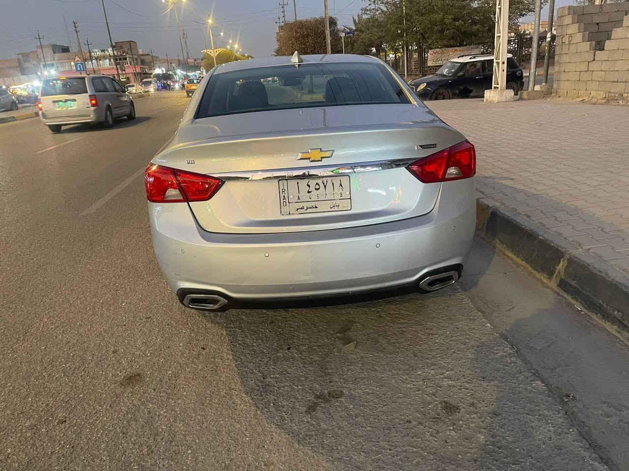 🛑للبيع  او مراوس بسيارة عالية 
شوفر/ امبالا
موديل/ 2018
 فئة     / بريمير
محرك    / 6سلندر /3600
المسافة المقطوعة/ 190الف كم
دواخل جلد اسود +إنارة محيطية 
شاشة كبيرة  + قاصة 
محرك  بستم أكاديا  يعني بأنزين عادي
رقم بابل / الماني مشروع وطني شرط التحويل 
حدادية امامي + الخلفية كله جديد 
باتري جديد + تخم تاير جديد
ملاحظة الحادث / جاملغ الصدر بدون دواخل وبارد بالبنيد شبر 
السعر المطلوب (125)  ورقة 
الإستفسار الاتصال على الرقم ***********  أو مراسلة على الخاص مكان تواجد السيارة كربلاء مركز المدينة
