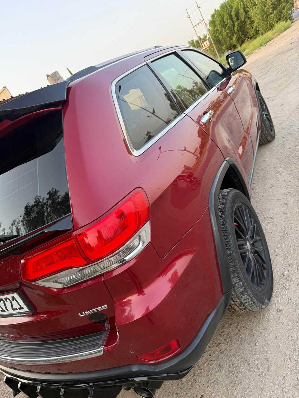 ‏*jeep Grand Cherokee
* جيب شيروكي  للبيع لمتد خليجي رقم بغداد خصوصي
*موديل 2014  خليجي 6V سلندر
* فول 1/1 لمتدد
*لونها احمر صدفي مميز 
*كير طيارة 
*ا 4x4 
* تبريد ثلج 3 قطع 
*تشغيل عن بعد
*كشنات كهرباء +تدفئه  +خرن ميموري +تدفئة بلسترين
*بانوراما 
*شفتات بلمقود سبورت 
*تدفئة بلمرايات الجانبية
*انارة ترحيب بلمرايات الجانبية
‏*cd وسطي
*شاشة كبيرة
*داخل بيجي
*حساسات خلفي
*صندوك كهرباء
*السيارة ماشيه 122 الف 
*بيها كلير جاملغ ايمن  وبنيد وجاملغ ايسر مبدل بدون دواخل 
مكان السياره بابل الاسكندرية 
***********
السعر 185$ الاسكندرية, مصر
