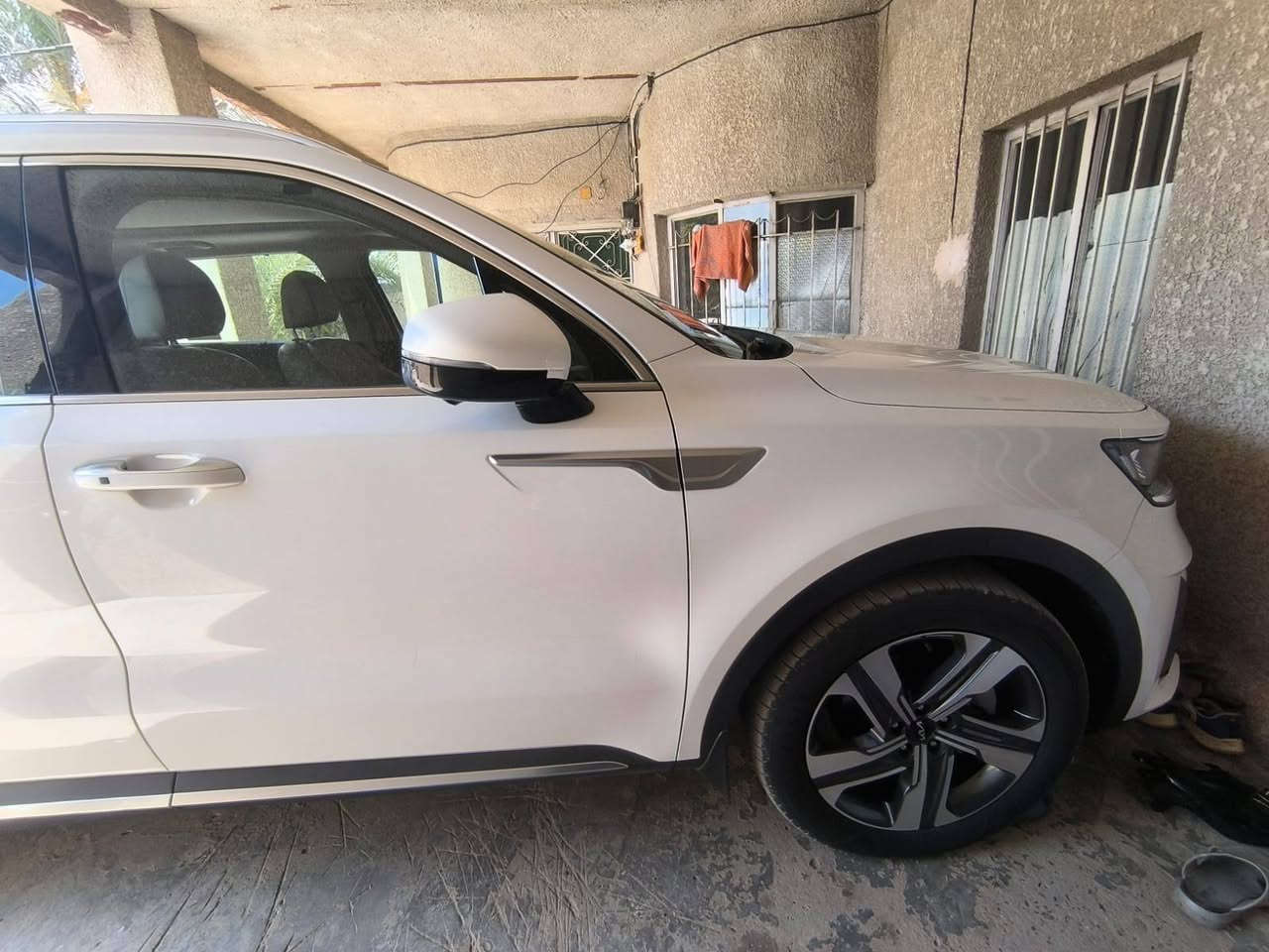 سورنتو ٢٢
6 سلندر  
تشغيل عن بعد 
فور ويل 
شفتات بالستيرن 
5 كامرات محيطيه 
فتحت سقف بانوراما 
كشنات جلد تدفأه وتبريد 
مقاعد كهرباء 
لايت 4 عدسات 
كير ماوس
صندوق كهربائي 
7 راكب 
4 انضمة قياده 
بردات خلفيه
 شاشة ترحيب 
اوتو هولد 
نضام منحدرات
GBS 
ويل كب حجم 19
ماشيه 43 الف قابل للزياده 
سياره نضيفه اخت الزيرو 
سياره مكفول كفاله عامه ماعده ملاحظة بسيطه 
رقمه بغداد انكليزي سنويه بسمي تحويل ثاني يوم
السعر 267  وبيه مجال 
العنوان . بغداد قرب بسمايه 
مبايل ***********
