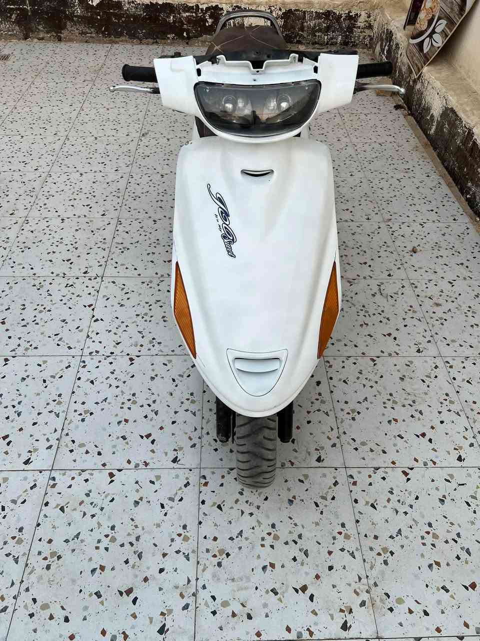 دراجة فراشه
شلعه ومعدل فول الفول دبلات امامي خلفي

تايرت نضيفات 

مكينتها لاتنقيص ولا تبخير 

نقصها باتري فقط

المكان الديوانيه قضاء السدير 

السعر 230

***********
