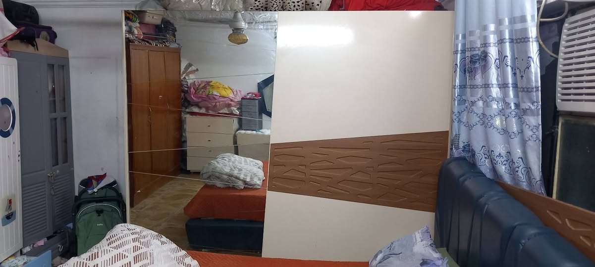 غرفه تركي للبيع مكانه حي الجامعة سعر ٤٠٠ للإستفسار ***********
