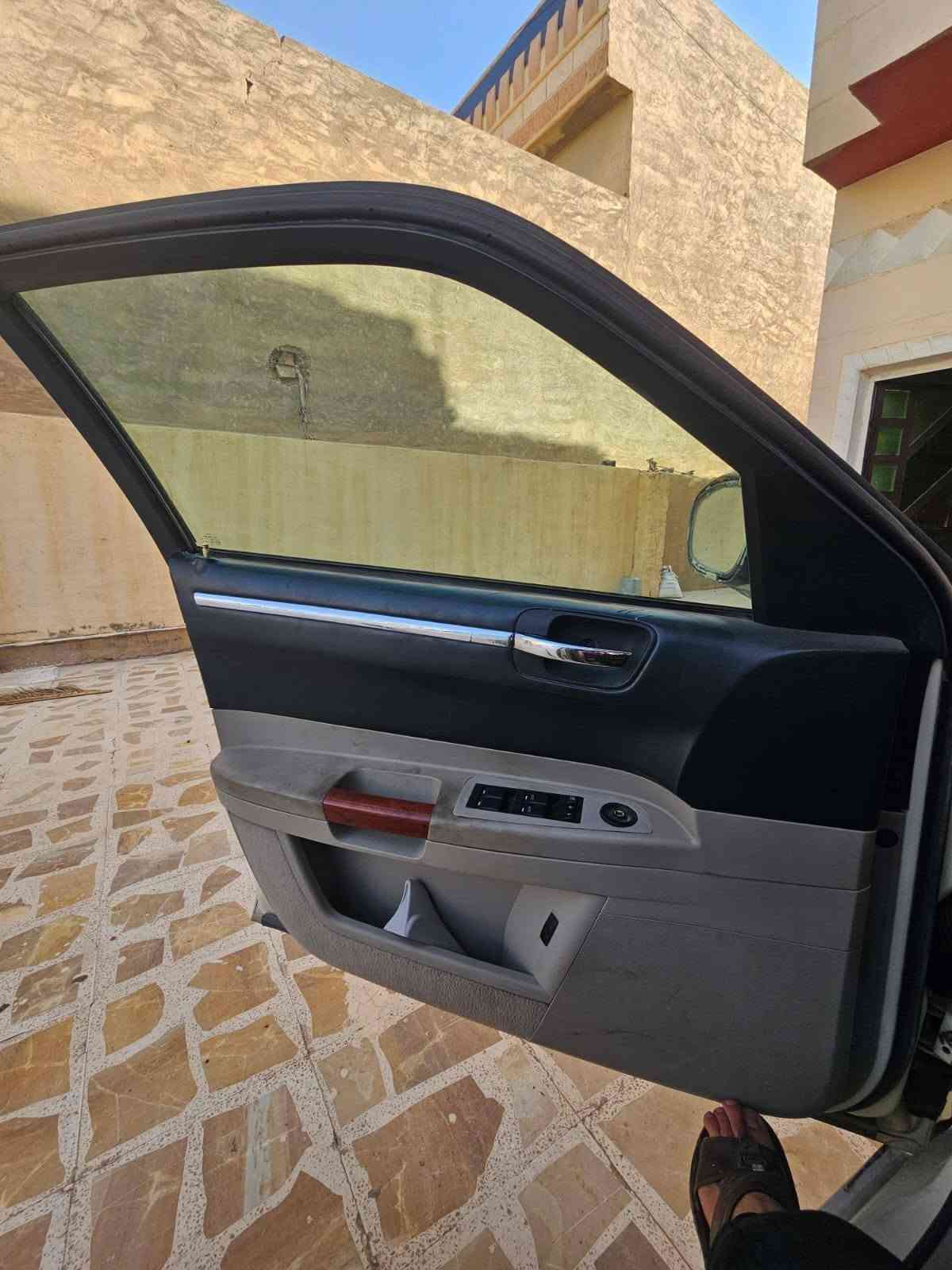 كرايسلر 300 • ٢٠٠٥ • رقم بصرة