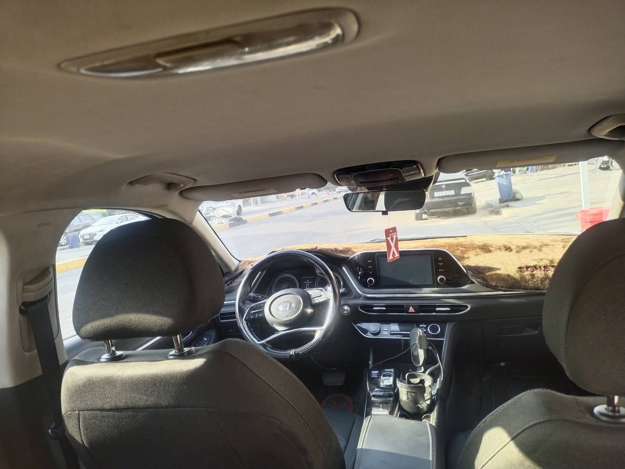 سلام عليكم
سوناته 20 
مكفوله  وارد امريكي 
***********

نص مكتوب في الصور:
- Hyundai Sonata Sel 2020 Black 2.5L 4 vin: 5NPEL4JA4LH001977 9446mi Final bid: $8300 Auction: Copart SOLD Lot number: 50403780 Date of sale: 02.03.2021