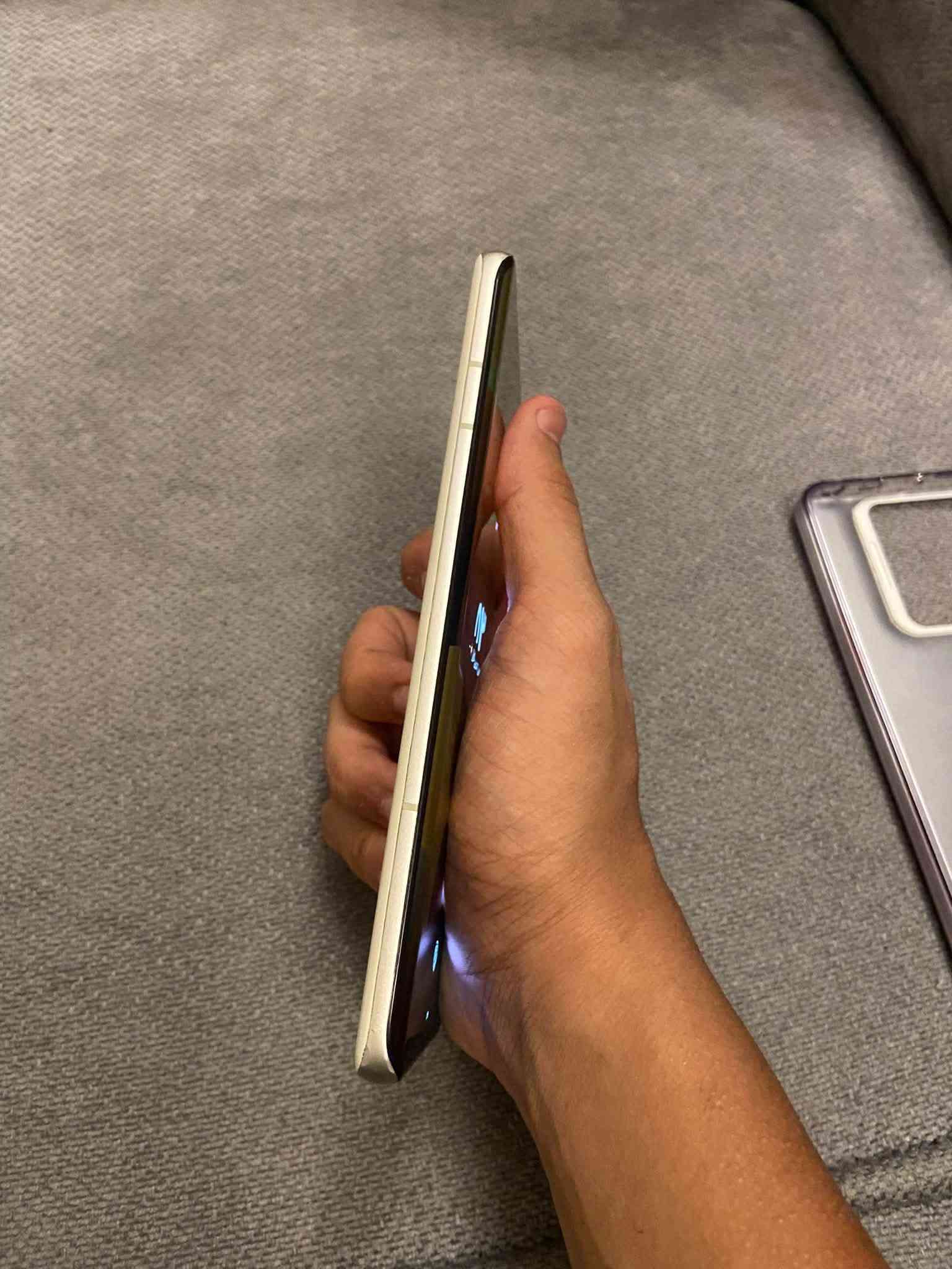 موترولا ايدج 50s برو • ٢٥٦/١٦ • شاشة OLED ١٤٤هرتز