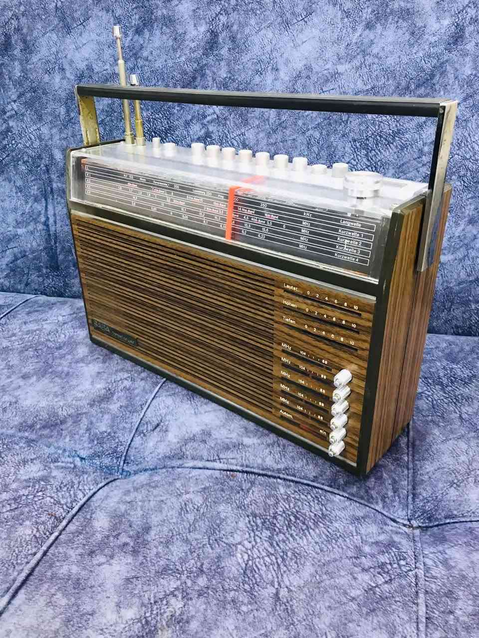للبيع 📻🍃
جهاز راديو من شركة SABA 🇩🇪
صناعة الجهاز  1971 المانيا 🇩🇪
الموجات FM /  MW 1-2 / KW 1-2-3-4
كهرباء 220 V + بطاريات عدد 6 كبير 
عرض الجهاز 37 سم  رتفاع 23 سم
مؤشر ععمل على مستوى الصوت 🔊
نظام الجهاز خزن القنوات 🎼
جهاز جداً ضخم سحب جداً راقي 
للاستفسار اكثر مراسلة الصفحة 
وات ساب *********** اتصال ☎️

