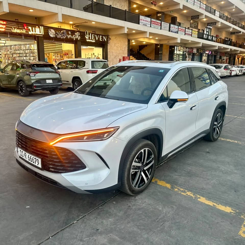 BYD SONG  L 
    سونك ال  
موديل 2025  رقم بغداد 
  داخل جملي 
المسافة المقطوعة الكلية 8000

ابرز المواصفات: 
 ⚙️ نظام هايبرد DM-i يجمع بين محرك بنزين 1.5 لتر ومحرك كهربائي قوي

فتحة سقف بانوراما
مقعد كهرباء عدد 1
مدى شحني يصل 120KM
كامرات محيطية ٣٦٠ درجة
كامرات امامية + خلفية +جانبية
نظام سكيورتي متكامل  
شاشة قلابة 
انارة LED
قيادة ذاتية وكروس كونترول
 💡 إضاءة خلفية متصلة بتصميم عصري مميز
🚘 أنظمة أمان متقدمة: رادار، حساسات، 
وكاميرات 360°
السعر :-30،800،000دينار عراقي نهائي قفل
وبعد بيه اهواي مواصفات 
عليه اضافة عازل حراري وارضيات تفصال ب300 الف
العنوان: بغداد جانب الكرخ❤️
رقم الهاتف :***********
