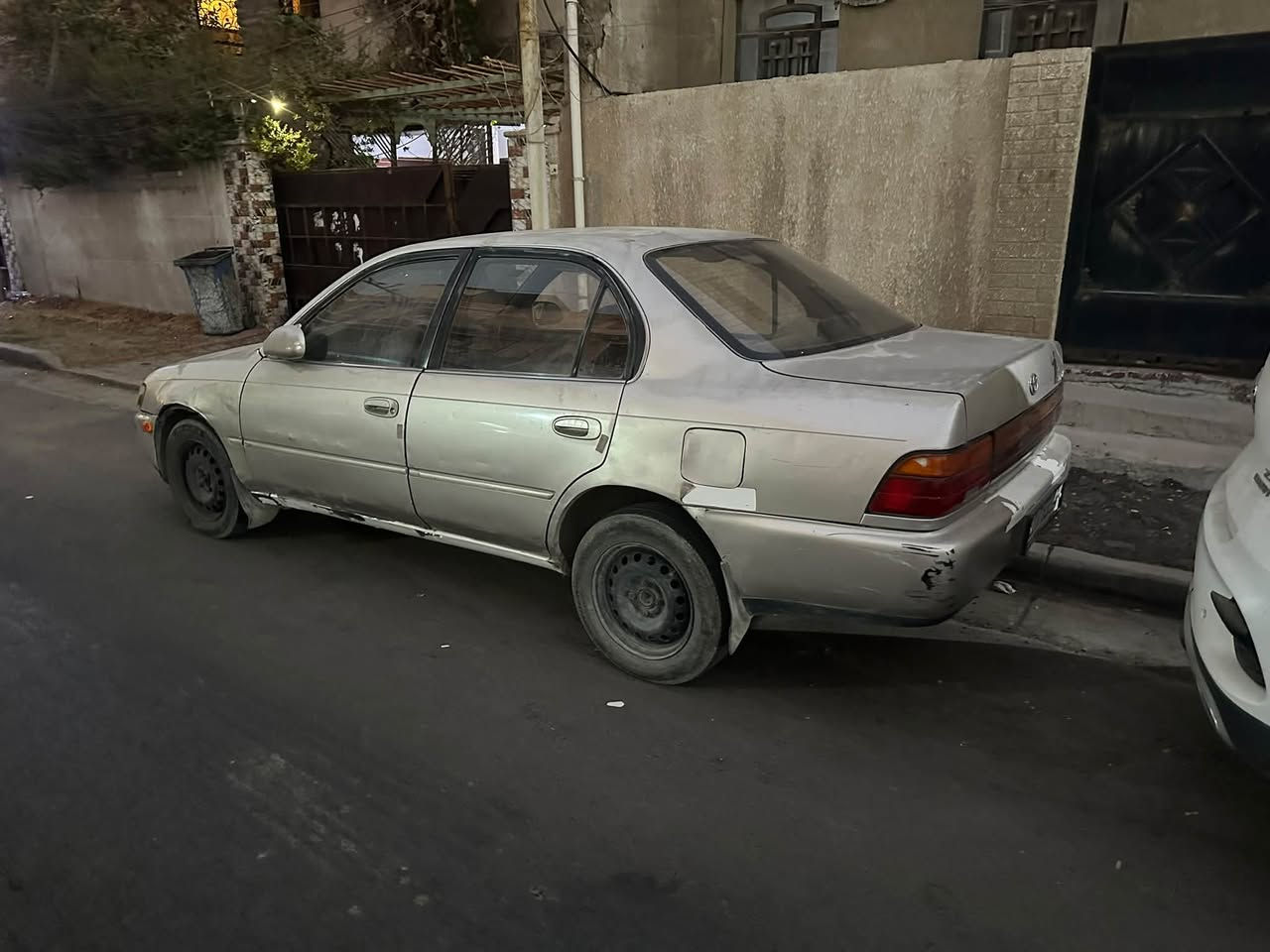 السلام عليكم من رخصت الادمن كورلا موديل 92كير محرك مكفولات شرط الفحص كير اوتماتيك صدر خلفي امامي جديد كهربائيات كلهه شغاله تبريد كامل فقط نقص غاز تخم تاير جديد السياره صارلهه عندي من 2015مابيهه كل نقص هزه جديده رقم دولي بسمي السياره متروكه مانطلع بيعه 
السعر 48وبيها مجال بسيط مكاني بغداد المنصور 
***********
***********ابوعلي
