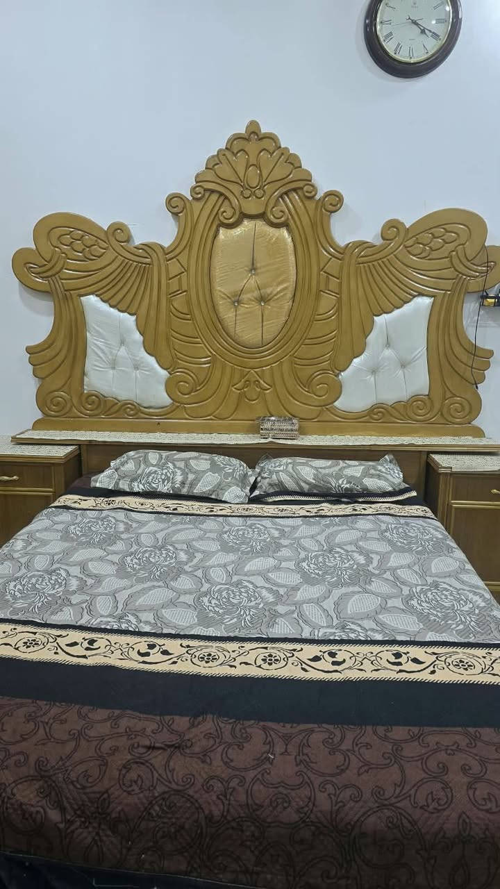 السلام عليكم ورحمة الله وبركاته. غرفة نوم للبيع جديدة. للتواصل: ***********
@
