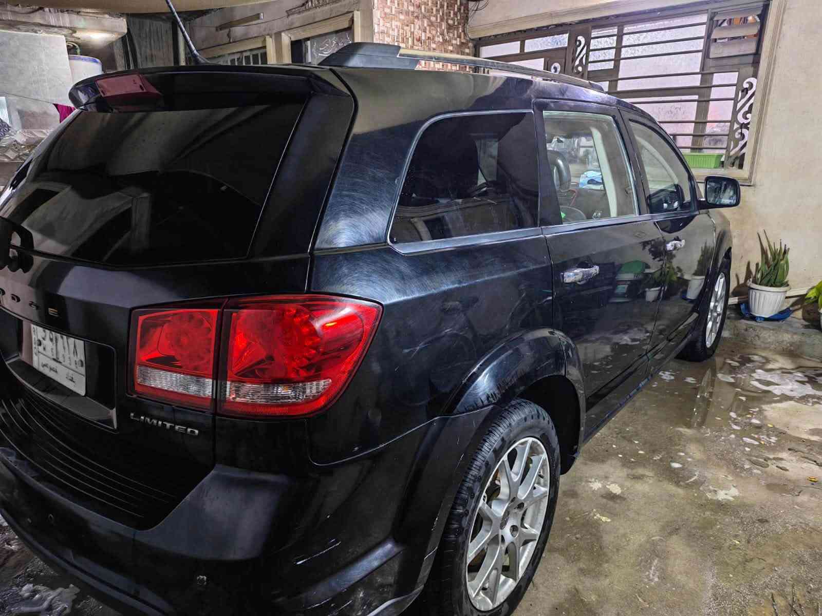 دودج جورني2014 للبيع
رقم بغداد
ست سلندر v6 3600
مكينة كير خير من الله
سبعة راكب 
ثلاث قطع تبريد
لمتدد السياره فول مواصفات
قطعتين حادثها خفيف خشم البنيد والجاملغ
السعر ١٢٠ وبيه مجال 

*********** 
عنواني بغداد الشعب

