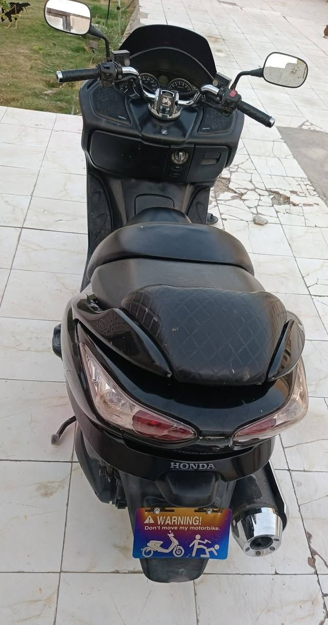 سلام عليكم دراجه فورزه البيع رمبه دراجه نضيفه كلش مامفتوح بيه برغي مانع نزلاق حساس جمات بصمه تخم تاير شاير كله شغاله مابيه نقص دراجه خرسه عوزه غسله دراجه بصمه فول يعني وراق دراجه صوليه المكان نجف اليريده بي خير ويدلل هاذه رقمي وراسني خابرني *********** المايشتري لا يراسل
