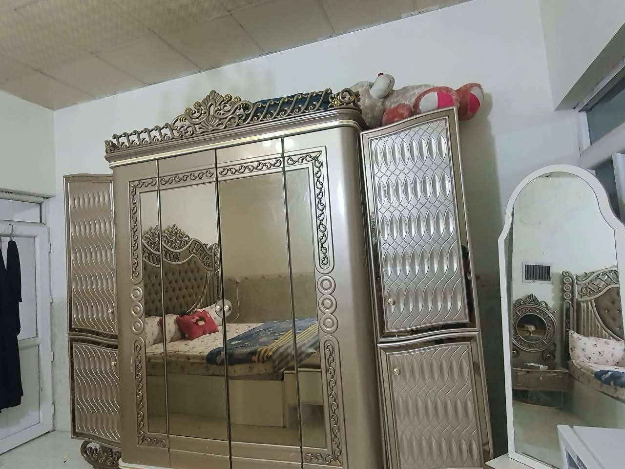 السلام عليكم للبيع السعر 850 وبيها مجال تواصل واتساب ***********
