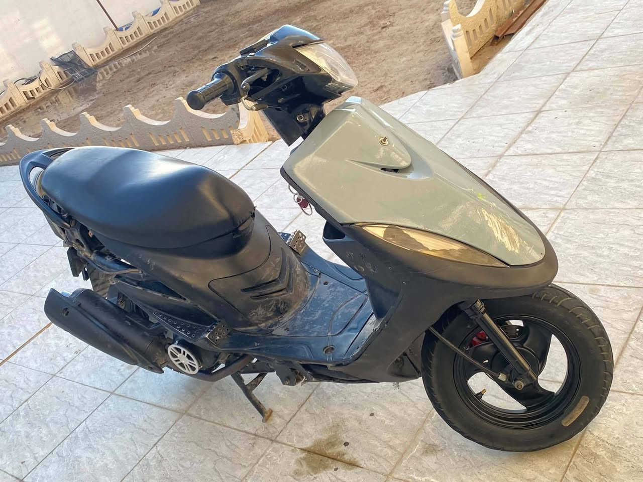 السلام عليكم دراجه ماكس للبيع مكينه  فقط مفتوح مامجفته ولا مبدل بيها اي شي لا تنقيص ولا تبخيرمكينه حيل نضيفه ناعمه  شلعه ونشاط خير من الله  49كهربائيات كلها شغاله نقصها فقط كفرات السعر 400وبيها مجال قليل  ***********
