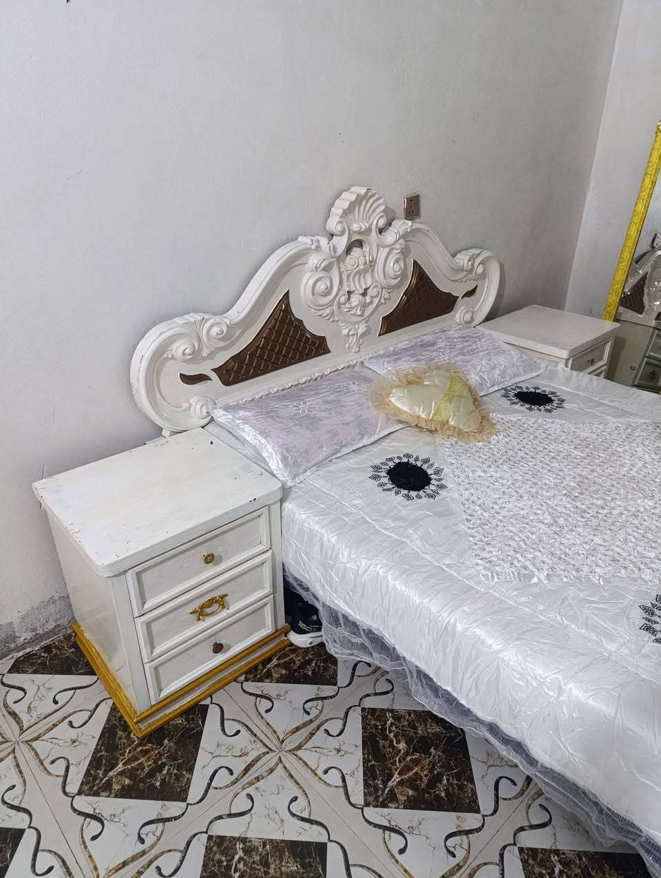 غرفة نوم • ام سته • للبيع