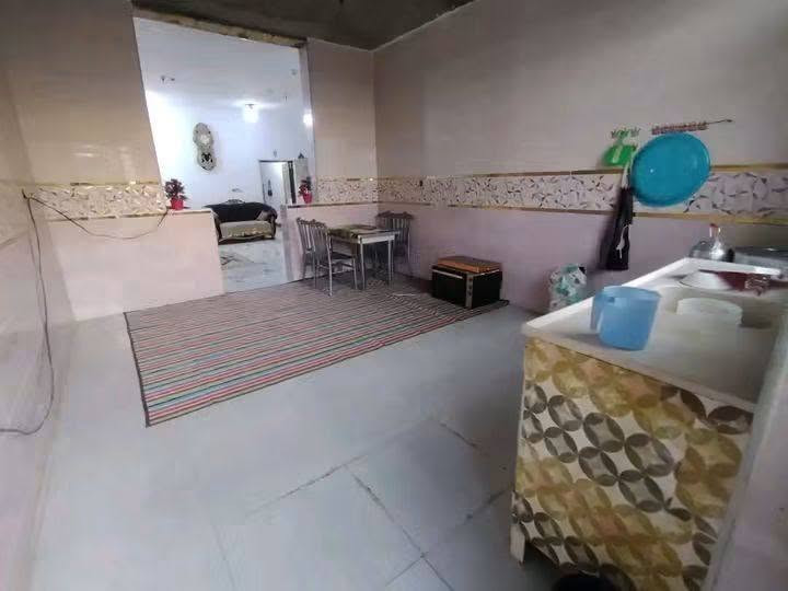 بسعر 48 مليون فقط
دار سكن للبيع المساحة 350م البناء طابوق صب كونكريت يتكون من غرفتين نوم وصالة ومطبخ وأستقبال وطارمة كبيرة عنوانه كوت حي الحكيم شارع زرزور قرب المدرسة للأستفسار مراسلتي على الخاص او الاتصال ***********
