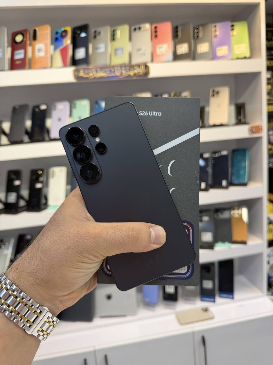 🔥 مستعمل — Samsung Galaxy S26 Ultra 🔥

💾 الذاكرة: 256GB

📱 المواصفات:
• شاشة 6.9 إنچ Dynamic AMOLED 2X
• دقة QHD+ ومعدل تحديث 120Hz
• معالج Snapdragon 8 Elite Gen 5 for Galaxy
• كاميرا رئيسية 200MP
• زوم بصري 3x و5x
• تصوير فيديو 8K
• بطارية 5000mAh
• شحن سريع 60W
• يدعم S Pen
• Galaxy AI
• شاشة خصوصية مدمجة

📍 العنوان: كربلاء — حي العامل — السوق الأخير
📞 للتواصل: ***********

🔥 السعر 1,250,000 دينار فقط 🔥
