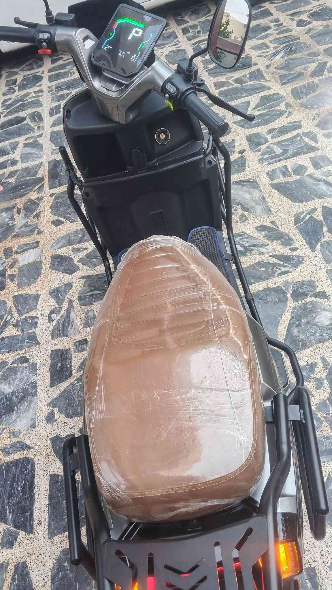 ٦بطاريات • تشغيل عن بعد • قفل مركزي