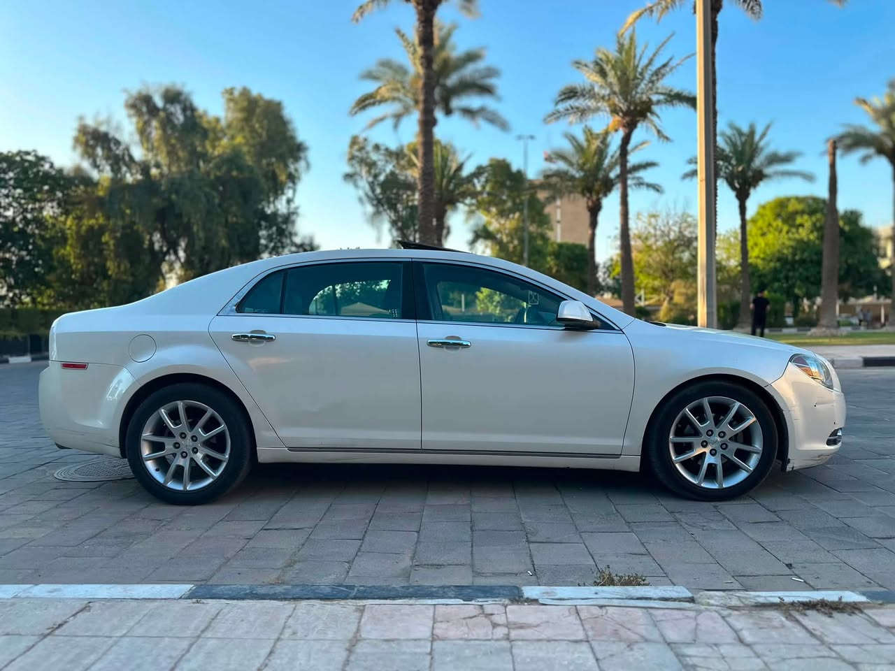 السلام عليكم
سيارة للبيع ماليبو 2012 محرك 6 سلندر
مواصفات LTZ فول 
حادثها نسبة غرق فقط 
السعر 68 ورق
للتواصل : ***********
