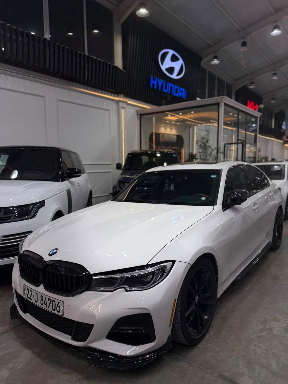 سلام عليكم
Bmw 2022 ام باكج 
ماشية 40 الف 
حادث جاملغ وبنيد فقط بدون شاصي وبدون لغد 
وصور الحادث موجودة بل منشور
المواصفات 
فتحة سقف
رادار امامي خلفي وجانبي
داخل احمر بلادي
بدي كت ام بلاي
دركة ام 
كامرة خلفية 
حساس خلفي 
تدفئة ستيرن
تدفئة مقاعد 
سنوية مضلل
رقم اربيل تحويل ثاني يوم 
السيارة جاهزة وبدون اي نقص 
مكان السيارة بغداد الكاظمية جكوك 
السعر 24,800 وبيهة مجال بسيط 
***********
