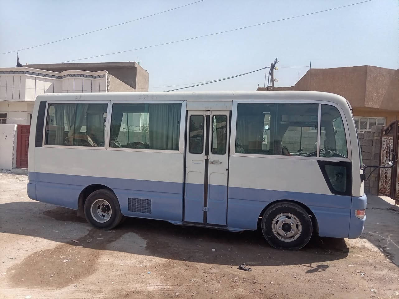 السلام عليكم للبيع كوستر نيسان 2001مكينه كير بلاد خير من الله تبريد نقص  ماعرف شبي مصبوغه حزام والله اخذتهه جديد ماعرف بيهن وهسه اريد اخذ ستاركس ابيعهه رقم شمالي 22نكليزي رقم تليفوني ***********بي واتساب سعر السياره 115ورقه وبيهه مجال

