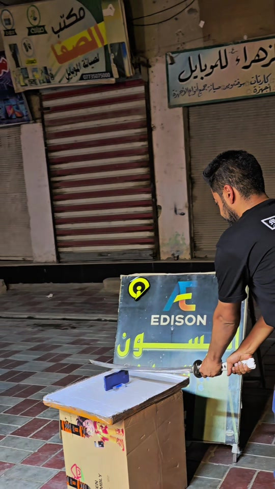 تحدي  اصلح المبايل بعد  ضربه  🚫🚫احذر التقلييد  الفديو للتوضيح العنوان كربلاء طويريج قرب مركز الشرطه شارع المحكمه  *********** #اديسون  #صيانه_موبايل  #كربلاء  #تحدي  #fyp 
