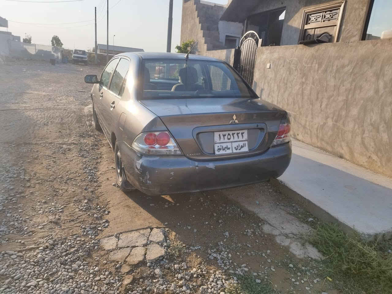 مستەربۆشی لانسەر مۆدیل ٢٠١٠ ڕەنگی نەوتی...
مەکینە بچوک گێڕو مەکینە بەشەرت...
سێ پارچە بۆیاخ بێ ناوگرتن...
سەقفی کاڵبونەوەی هەیە کەمێک بۆنیدیش کاڵبونەوەی هەیە...
سەنەوی ٣ ساڵە بەسەر چوە...
سعری ٧٠ وەرەقە کەمێک مەجال...
ژمارەی مۆبایل 
***********
