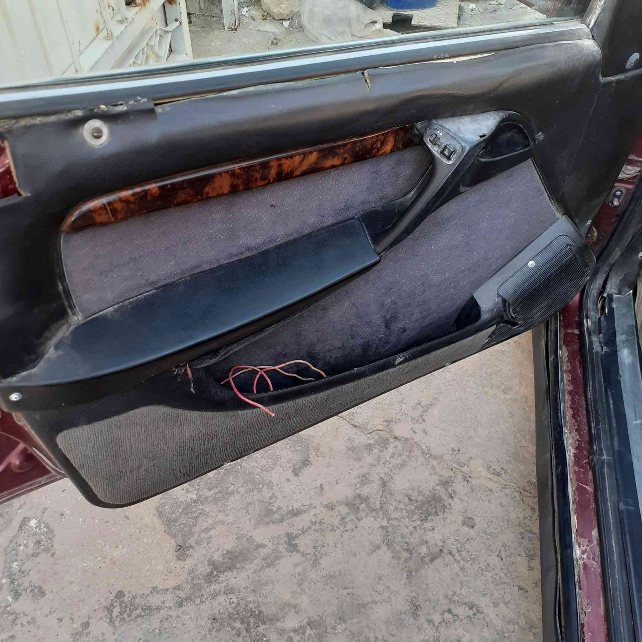 السلام عليكم للبيع
اوبل اوميكا 93محرك 2000 السياره حلوه ومال جناي كلشي مناقصها كير عادي كير محرك كفاله ويل كب السياره رقم انبار باسم ولد موجود الجام كهرباء دوشمه جديده داخلها بعده بلادي ونضيف 
السعر 30وبيها مجال بسيط
للستفسار ***********
