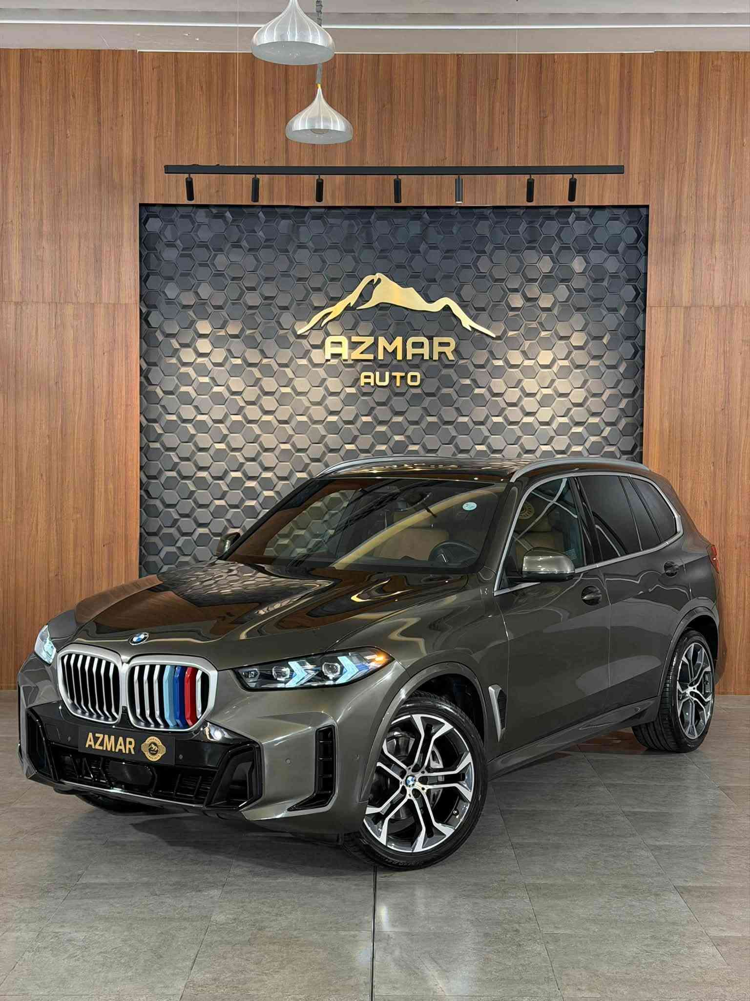 BMW X5 M package ماشية ١٤ الف فقط📦🇩🇪
موديل : 2024
لون مميز : زيتوني و داخل مشمشي
مواصفات السيارة فول
سعر : 520$ ورقة

 مواصفات:
الكاميرا الخلفية - سقف بانورامي - صندوق كهربائي - التحكم على المنحدرات - كاميرا 360 - تدفئة المقاعد - فتحة
السقف - بصمة - شاشة - مراقبة النقطة العمياء - التحكم التلقائي في درجة الحرارة - نظام بدء التشغيل - نظام فرملة الطوارئ - 8 وسادة
هوائية - المصابيح الأمامية ليد - مصابيح الليزر الأمامية - عرض المعلومات على الزجاج الامامي - تدفئة مقود القيادة - لوحة قيادة رقمية
- إنارة محيطية - أبل كاربلاي - مقاعد تدليك - sDrive

السيارة وارد امريكي بيها باب صبغ بدون لا دواخل لا ايرباك حادث كلش بسيط

سعر : 520$ ورقة

للاستفسار : ***********
العنوان : السليمانية المعارض الجديدة شركة ازمر اوتو معرض رقم ٣٤

