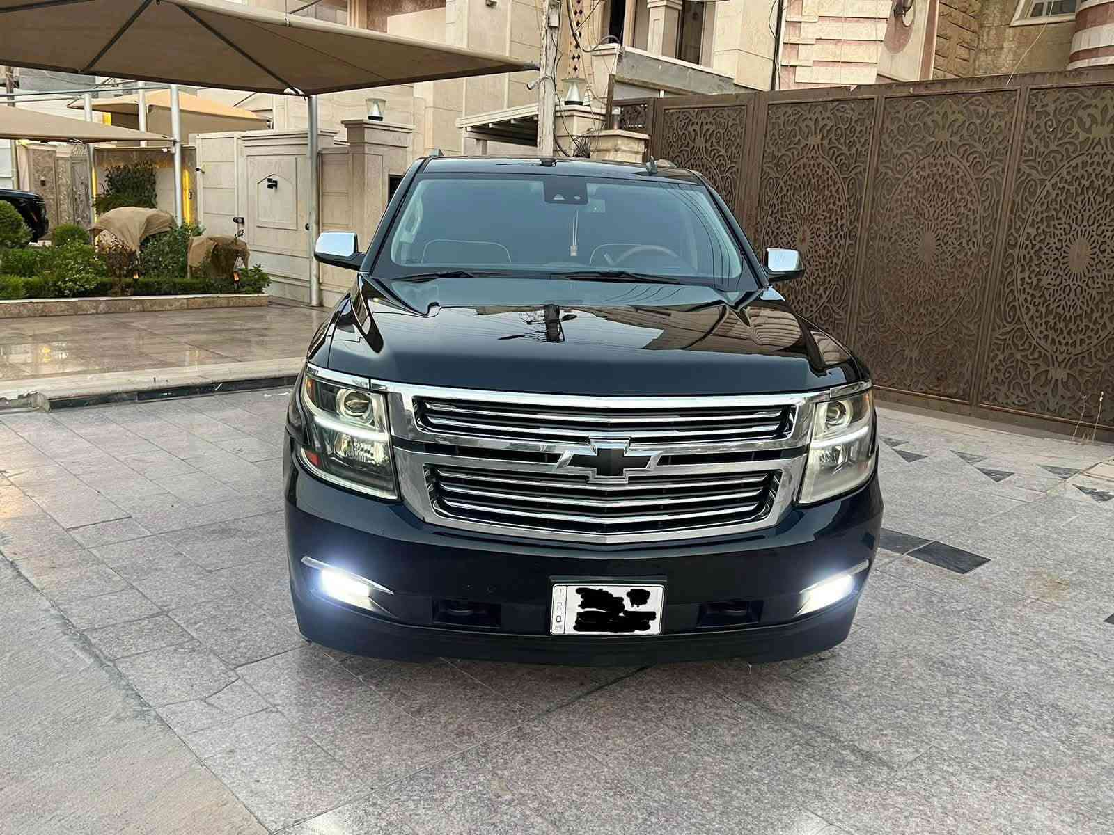 تاهو 2015 خليجي وكالة المنصور 
مكفولة وبيها سونار  
١-محرك ٥٣٠٠ - ٨ سلندر 
٢-داخل لون قرميدي
٣-فتحة سقف
٤-كراسي جلد كهرباء تدفئة وتبريد 
٥-كرسي السائق رجاج خزن ميموري مع الاستيرن
٦-ستيرن تدفئة فول تحكمات
٧-جميع الكراسي تحكم كهرباء 
٨-قاصة مع شاشه كبيره فولHD تاچ مع حاكيه مع كاميرا دواره 360 درجة 
٩-شاشة سقف HD 
١٠-مري شفط وقلاب واشارة
١١-دوسة البانزين والبريك تحكم كهرباء وذاكره ميموري 
١٢-تحكم بالتشغيل عن بعد
١٣-ترحيب وانارة داخلية لد بالكامل 
١٤-كروزر سرعة ونظام اقتصادي 
١٥-ثلاجة وشاحن لاسلكي 
١٦-رادارات وتوقف ذاتي عندالاقتراب 
١٧- نقطة عمياء 
١٨-حساس امامي وخلفي منبه تصادم💥 
١٩-شاشة أعطال دجتال 
٢٠-ويل كب بريمير مع طخم اطارات ٢٢
٢١-عداد المسافة٩٠ حقيقي قابل للزيادة
السيارة رقمها بغداد  بأسمي السيارة جديدة بمعنى الكلمة استخدام شخصي وممتعوبة ابد ومبيها مصرف نهائياً سيرفس كامل هسه مسوي كاملة مكملة انظف سيارة بموديلها
السعر295 الف دولار و قابل للتفاوض 
***********

