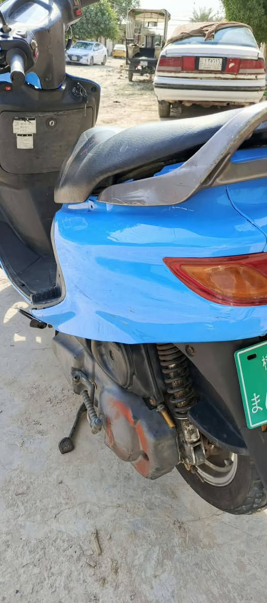 السلام عليكم دراجه جديده كلش نظافه 100 بل 100 شرط حاويه سلف هندر كهربائيات كل شغال العنوان النجف السعر 600 🧿***********
