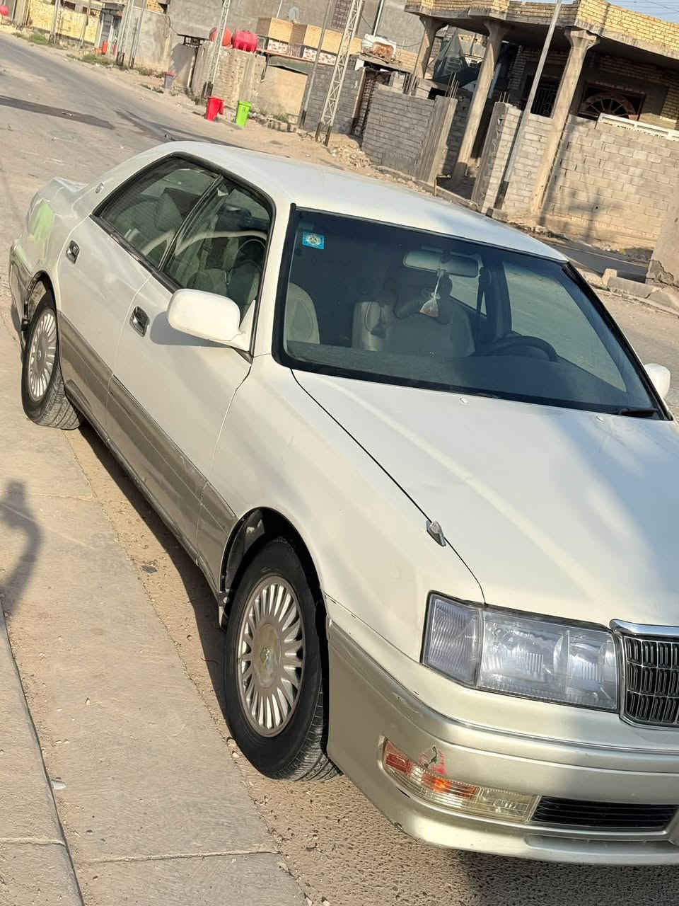 راس ثور بطه تويوتا كراون للون ابيضّ موديل 1996 سنويه 2031 محرك فيفتي 3000 مكفوله من الضربه والكصه والنقل الجثه والعيب الشرعي تبريد ثلج ماشاءالله وشاشه مسجل وتخم تاير حداد نعمه من الله وشرط تحويل ثاني رقم إنكليزي مكان السياره بصره قضاء القرنه رقم الهاتف ***********
