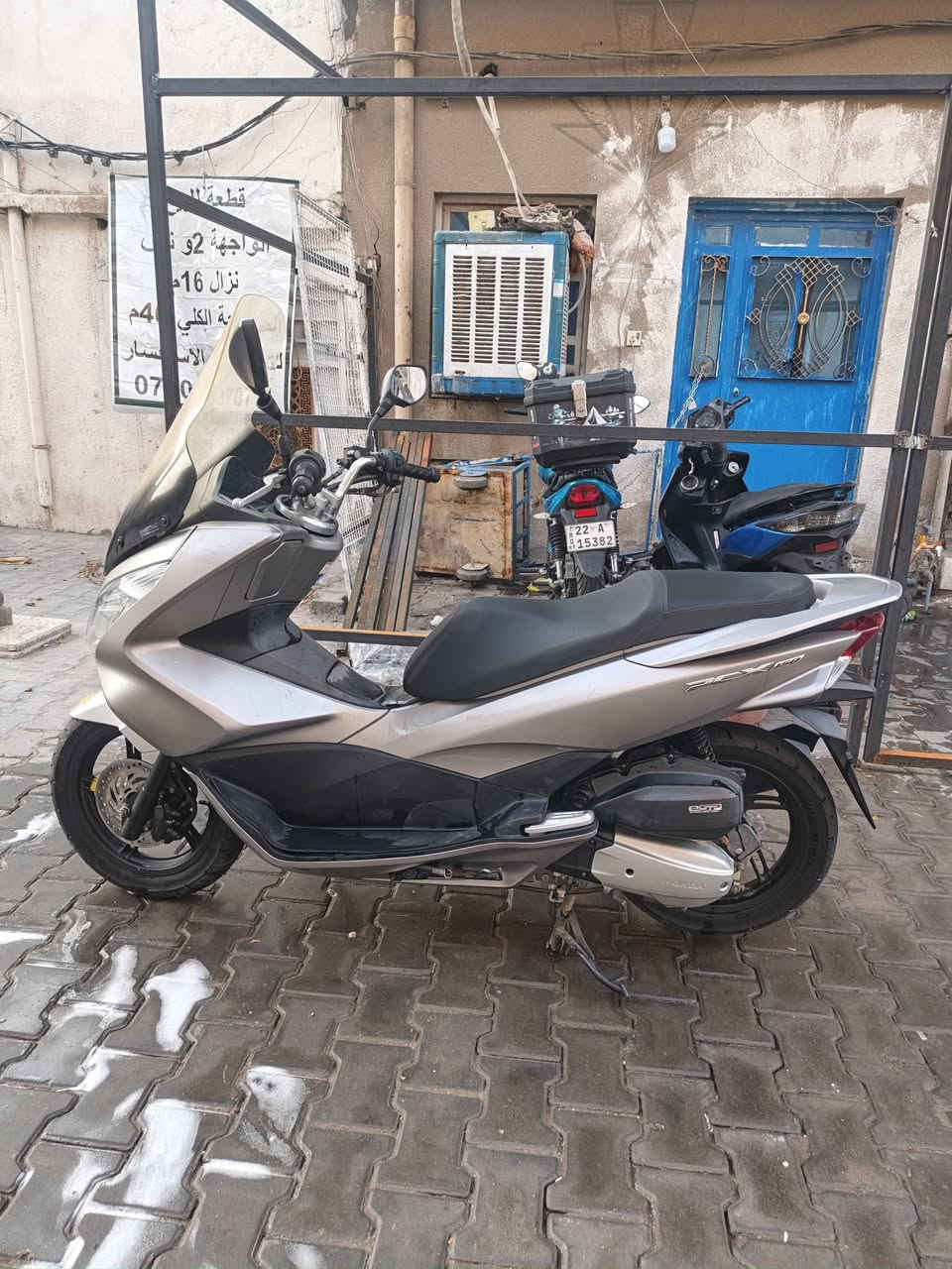 السلام عليكم بي سي إكس جيل الثاني ياباني للبيع محرك 150cc حساس زحام وستاند حساس الدراجة ماشية 4 الالف حقيقي سعر 21 وبيهة مجال ***********
@

