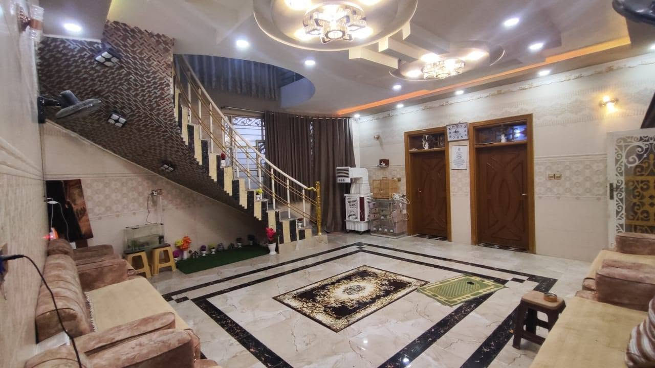 بيت للبيع 200 متر
سند 25 طابق واحد 
يتكون من استقبال صاله غرفتين ومطبخ  صحيات 
وحديقه بناء درجه 
العنوان النجف الاشرف حي النداء 
السعر  220مليون 
مطلوب 90 ينزلن من السعر 
القصد الشهري 438 يدفع المشتري للمصرف العقاري
التواصل واتساب  ***********مراسله فقط اي اتصال يهمل
